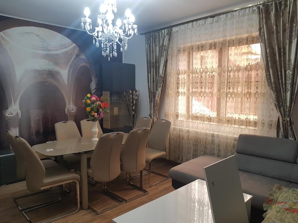 Casa Cojanu Hotel Petroşani Eksteriør billede